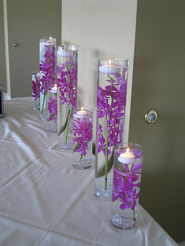 purple wedding table settings